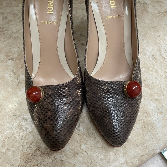 Fendi leather heels - Picture 3 of 9